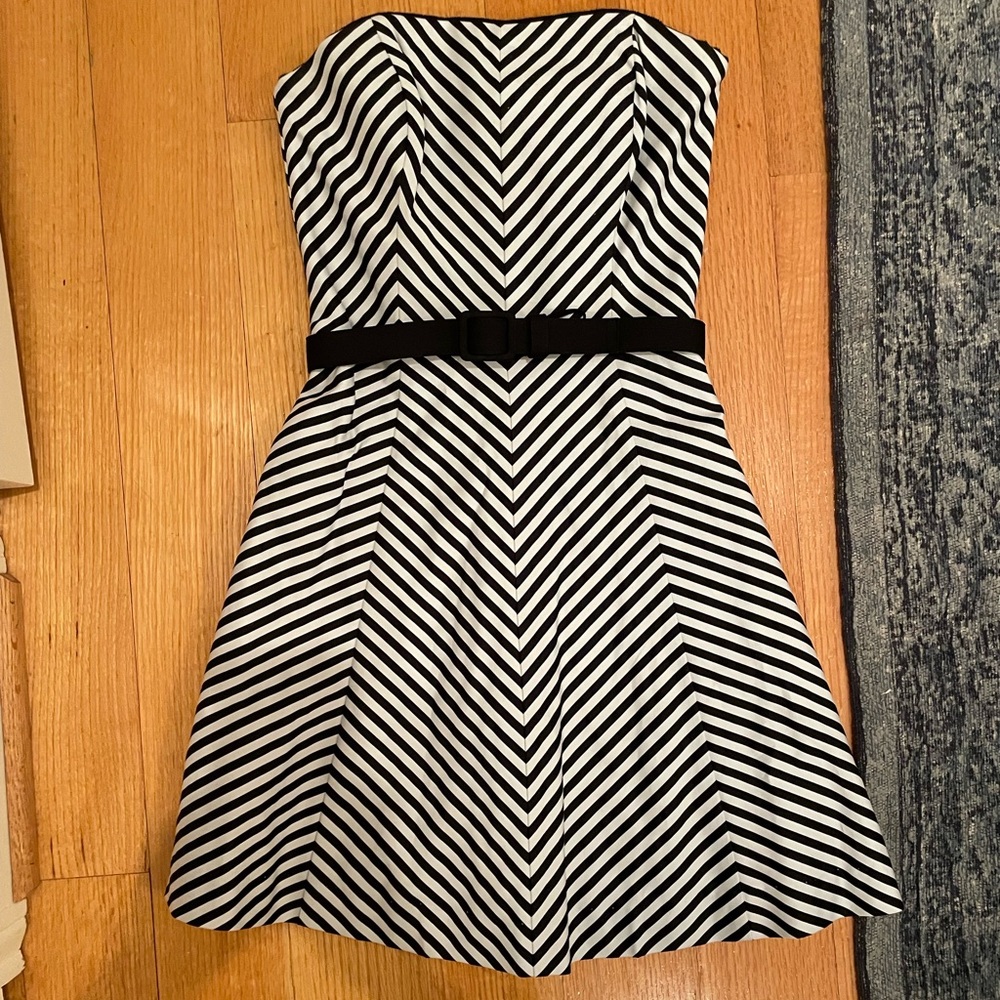 White House Black Market dress with belt
